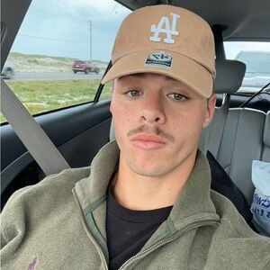 Meet your Posher, Ant